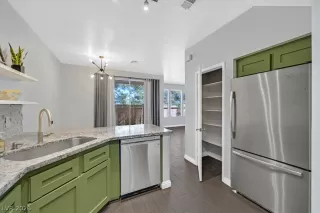 Photo #6: 2793432 Listing