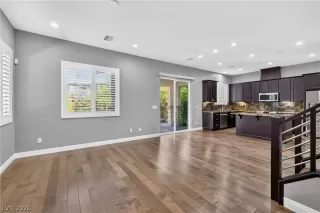 Photo #6: 2793438 Listing