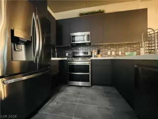 Photo #3: 2793492 Listing