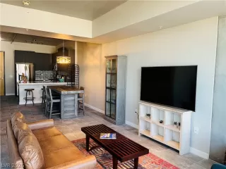 Photo #5: 2793492 Listing