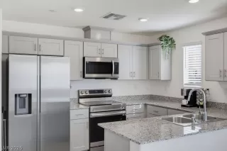 Photo #1: 2793586 Listing 