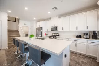 Photo #2: 2793598 Listing