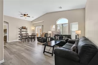 Photo #4: 2793606 Listing