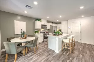 Photo #6: 2793614 Listing