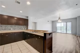 Photo #3: 2793618 Listing