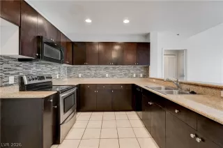 Photo #5: 2793618 Listing