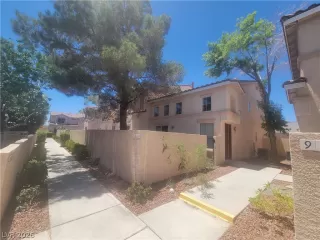 More Details about MLS # 2793691 : 9668 BELLE REGAL STREET