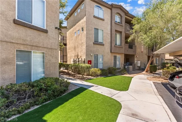 MLS: 2793751 Condo For Sale