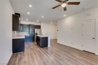 Photo #5: 2793848 Listing