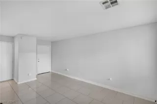 Photo #4: 2793917 Listing