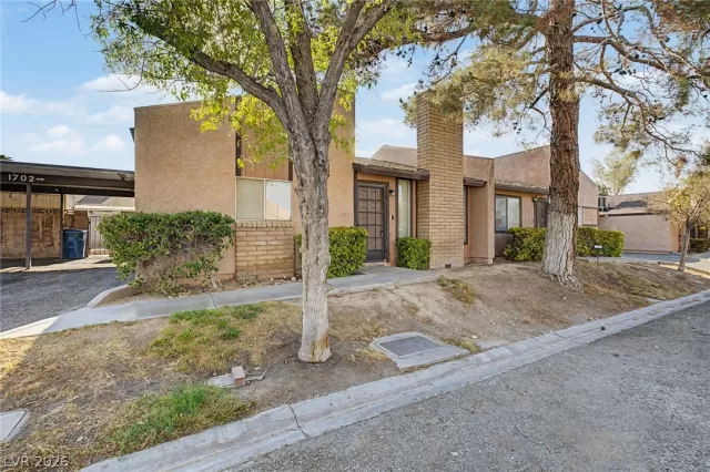 MLS: 2793943 Condo For Sale