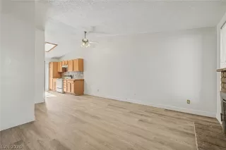 Photo #2: 2793943 Listing 