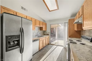 Photo #3: 2793943 Listing 