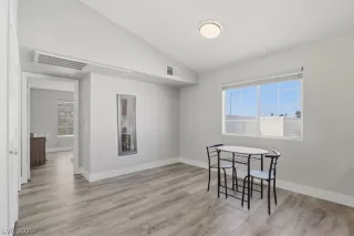 Photo #4: 2793987 Listing