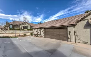 Photo #1: 2794016 Listing