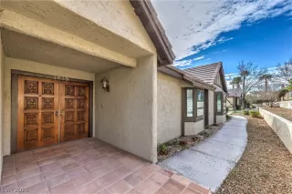 Photo #3: 2794016 Listing