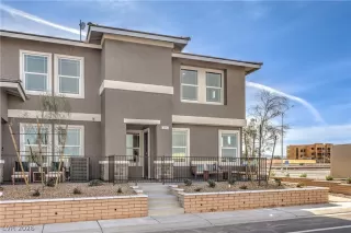 Photo #2: 2794125 Listing