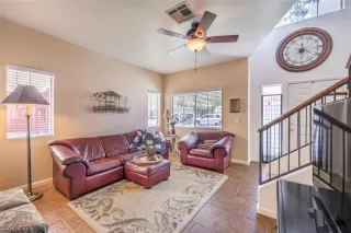 Photo #3: 2794137 Listing