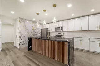Photo #3: 2794168 Listing 