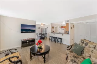 Photo #4: 2794260 Listing 