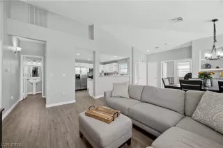 Photo #1: 2794340 Listing 