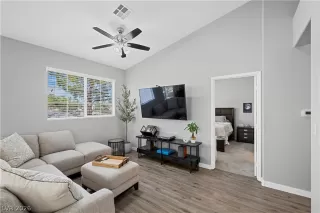 Photo #2: 2794340 Listing 