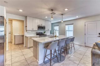 Photo #1: 2794488 Listing 