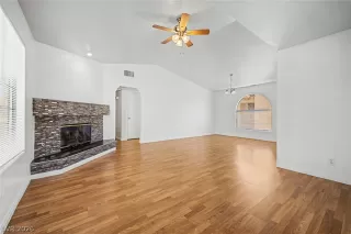 Photo #5: 2794996 Listing 
