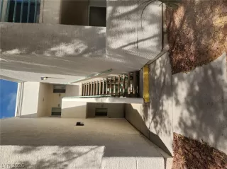 Photo #2: 2795052 Listing 