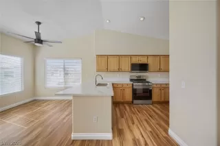Photo #5: 2795091 Listing 