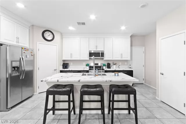 MLS: 2795194 Condo For Sale