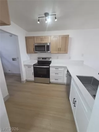 Photo #1: 2795239 Listing 