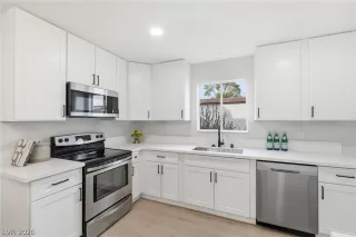 Photo #3: 2795340 Listing 