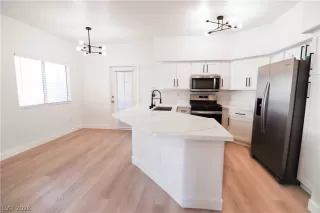 Photo #1: 2795379 Listing 