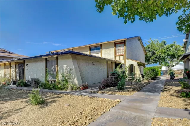 MLS: 2795461 Condo For Sale