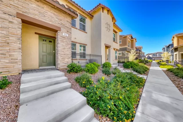 MLS: 2795663 Condo For Sale